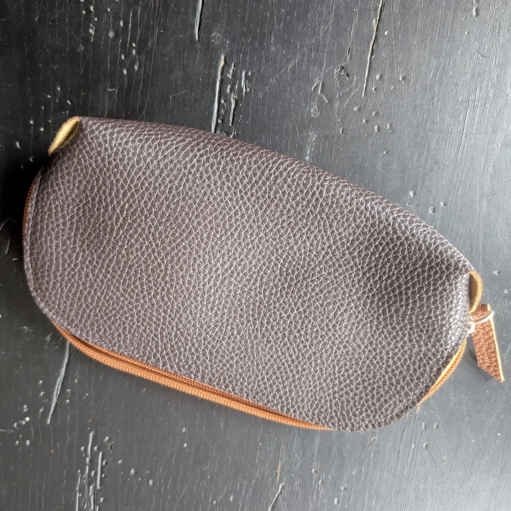 Vintage LUFTHANSA Airline Business Class Brown Zipper Toiletry Case Collectible
